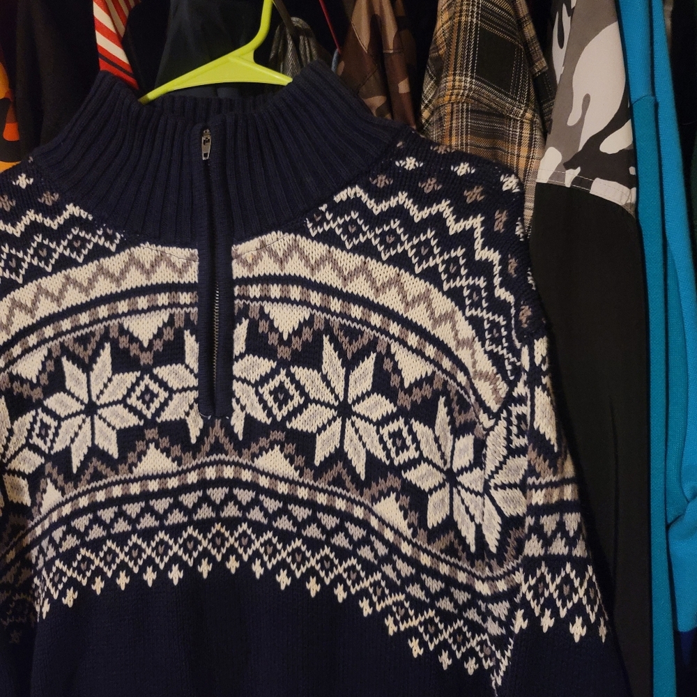 Men's Navy Blue Winter Sweater - Picture 2 of 7